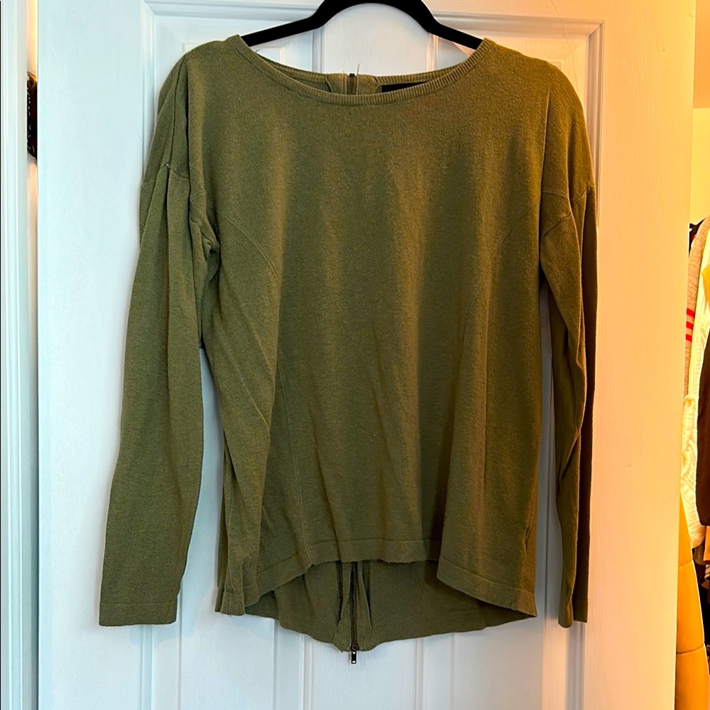 Kaisely Green Long Sleeve Tie Front Tee